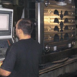 5-Achs CNC-Fräsen von Großteilen auf 3 CNC-Bohrwerken “Union” und “Schiess”