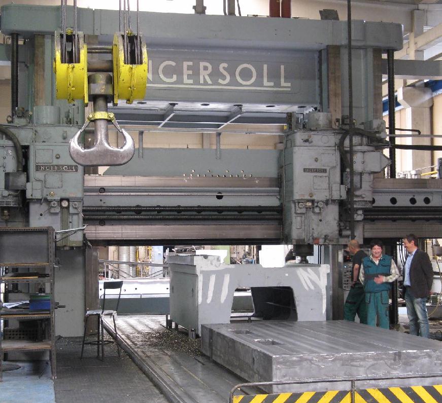 Portal-Fräsen von kompletten Maschinen bis 5m Breite und 14m Länge auf “Ingersoll”, bis 300 Tonnen Tisch-Belastung